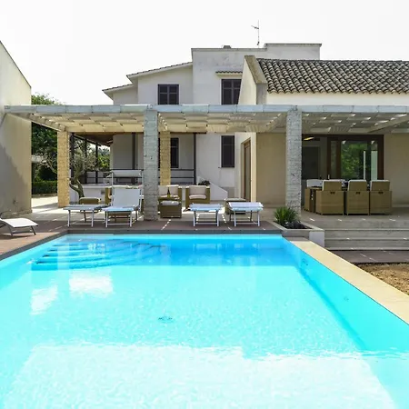 Valentina Villa Marsala